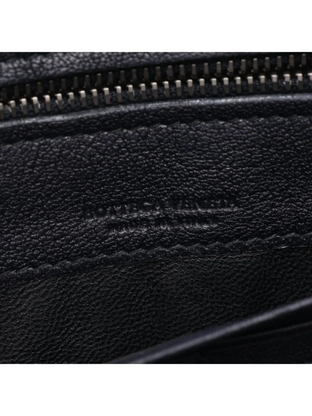 Bottega Veneta Round Wallet Intrecciato Black Navy Blue Leather
